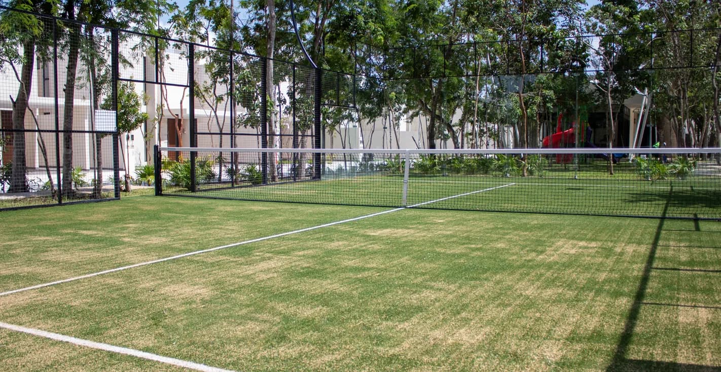Cancha de pádel de pasto sintético