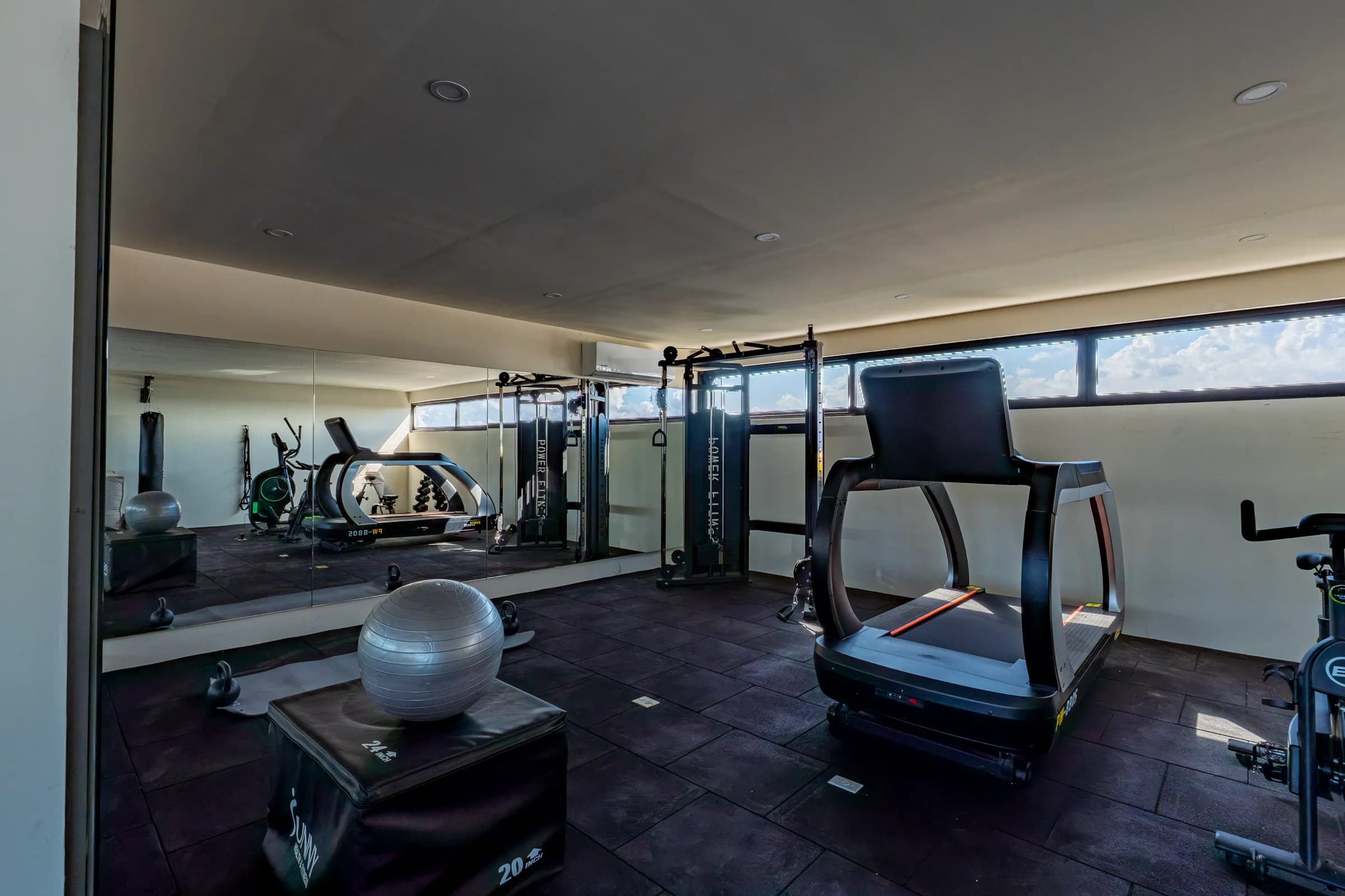 Gimnasio equipado